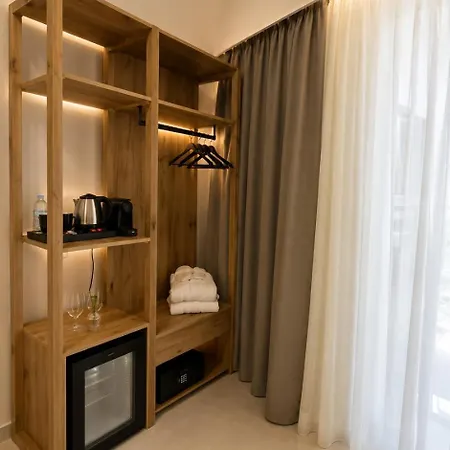 The Wine 4*